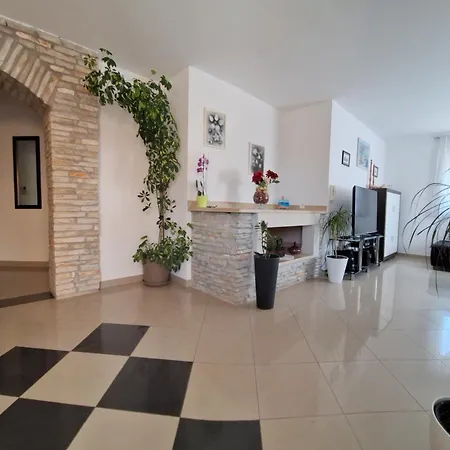 Family Oaza In Вілла