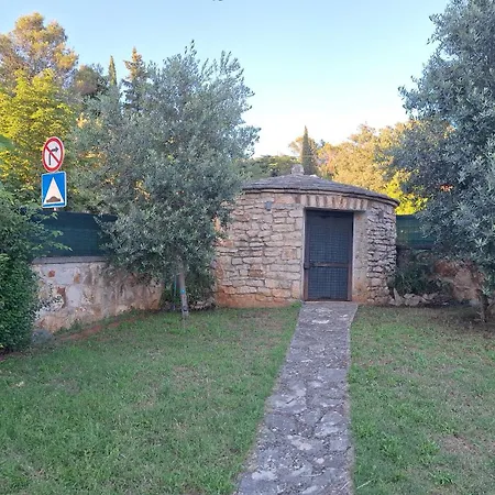 Family Oaza In Villa Pula