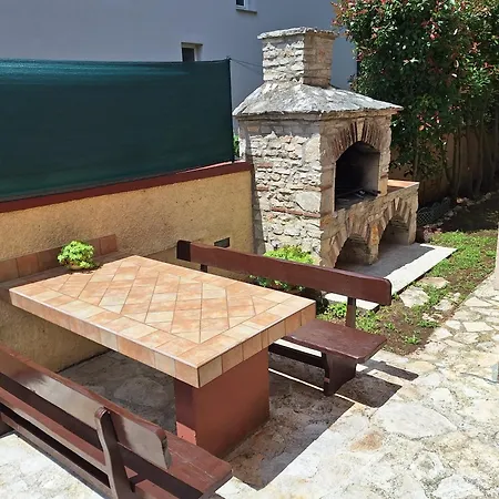 Family Oaza In Вілла Пула