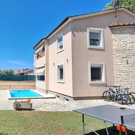 Villa Family Oaza In Pula