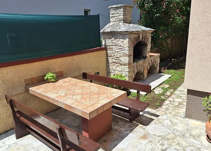 Family Oaza In Villa Pula